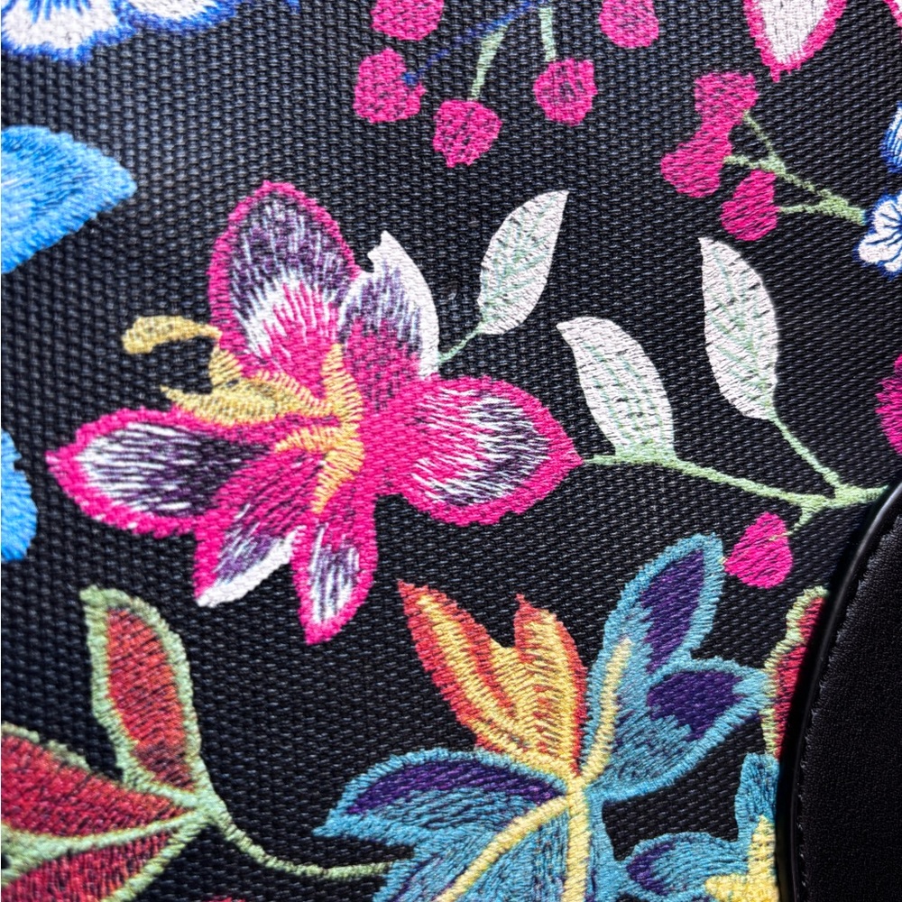 Mellow World Vibrant Clutch - Picture 8 of 8